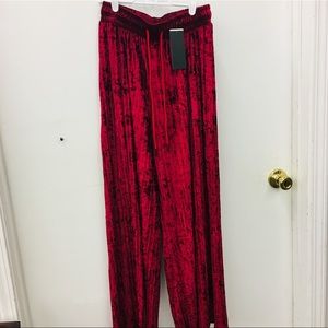 🆕 Burgundy wide leg velvet pants
